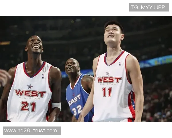 罗伯特森与姚明的篮球传奇：跨越时代的友谊与竞技精神