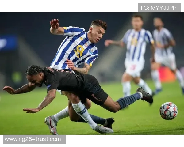 波尔图与曼城友谊赛激战成平乌龙球引发全场热议与争议判罚